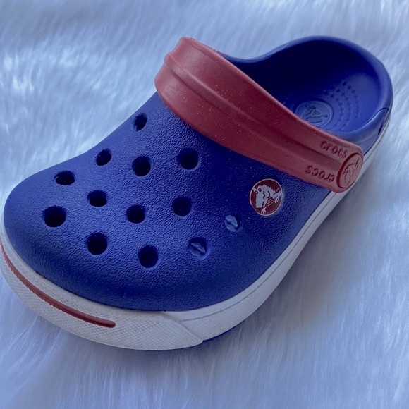 SOLD YEY !!  Crocs Baby/Toddler Clogs Size 6/7 Blue ! - Picture 4 of 9
